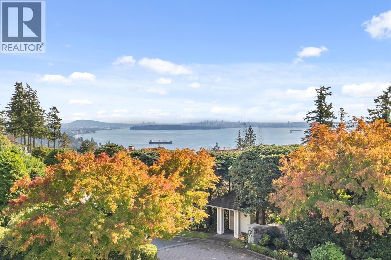 5401 WEST VISTA Court, West Vancouver, British Columbia V7W 3G8