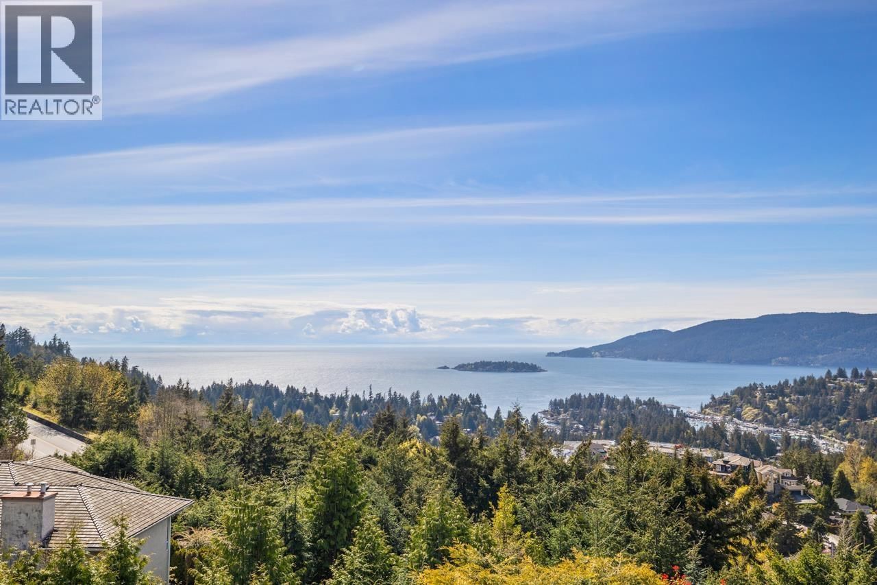 4791 WESTWOOD Place, West Vancouver, British Columbia V7S 3C1
