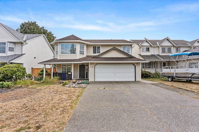 45470 SPRUCE Drive | Chilliwack British Columbia | Slide Image Three