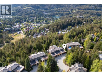 2269 NORDIC Drive | Whistler British Columbia | Slide Image Forty