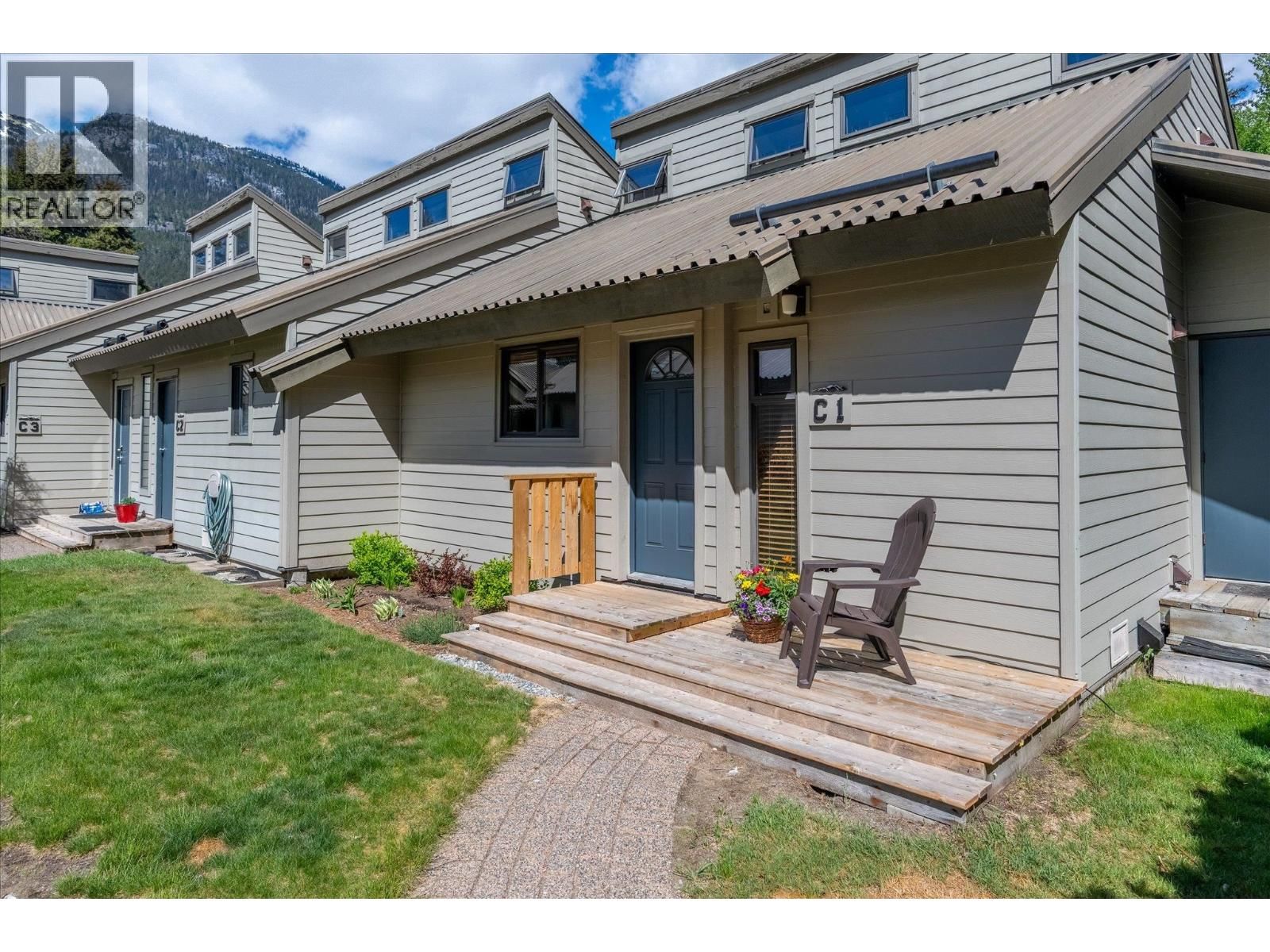 C1 6900 CRABAPPLE Drive