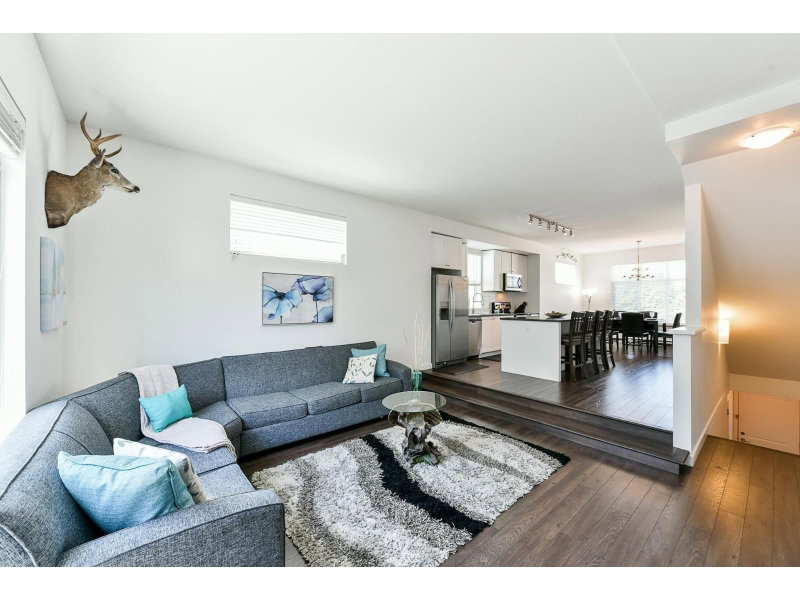 8130 136A Street Surrey British Columbia, V3W 1H9 - 4 Bedrooms Condo For Sale