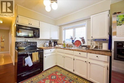 5715 CULLODEN Street | Vancouver British Columbia | Slide Image Nine