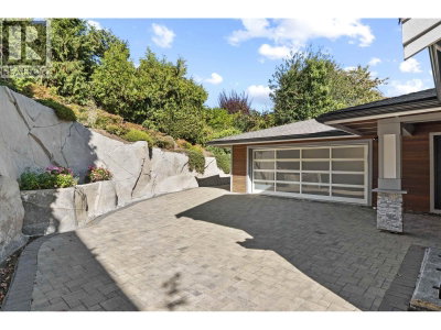 2559 NELSLON Avenue | West Vancouver British Columbia | Slide Image Seven