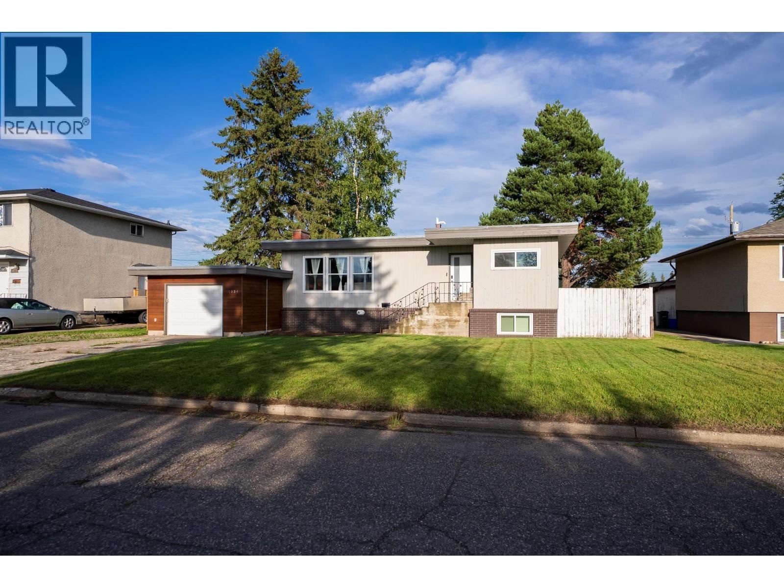 1054 HARPER Street, Prince George, British Columbia V2M 2W9