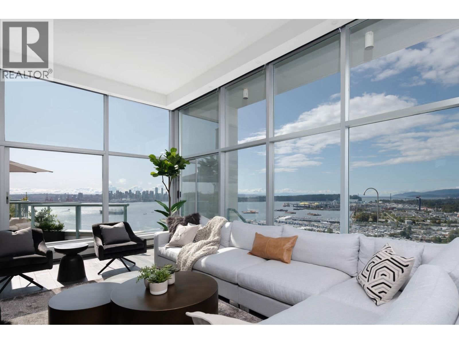 120 2ND Street, North Vancouver, British Columbia V7M 1C3