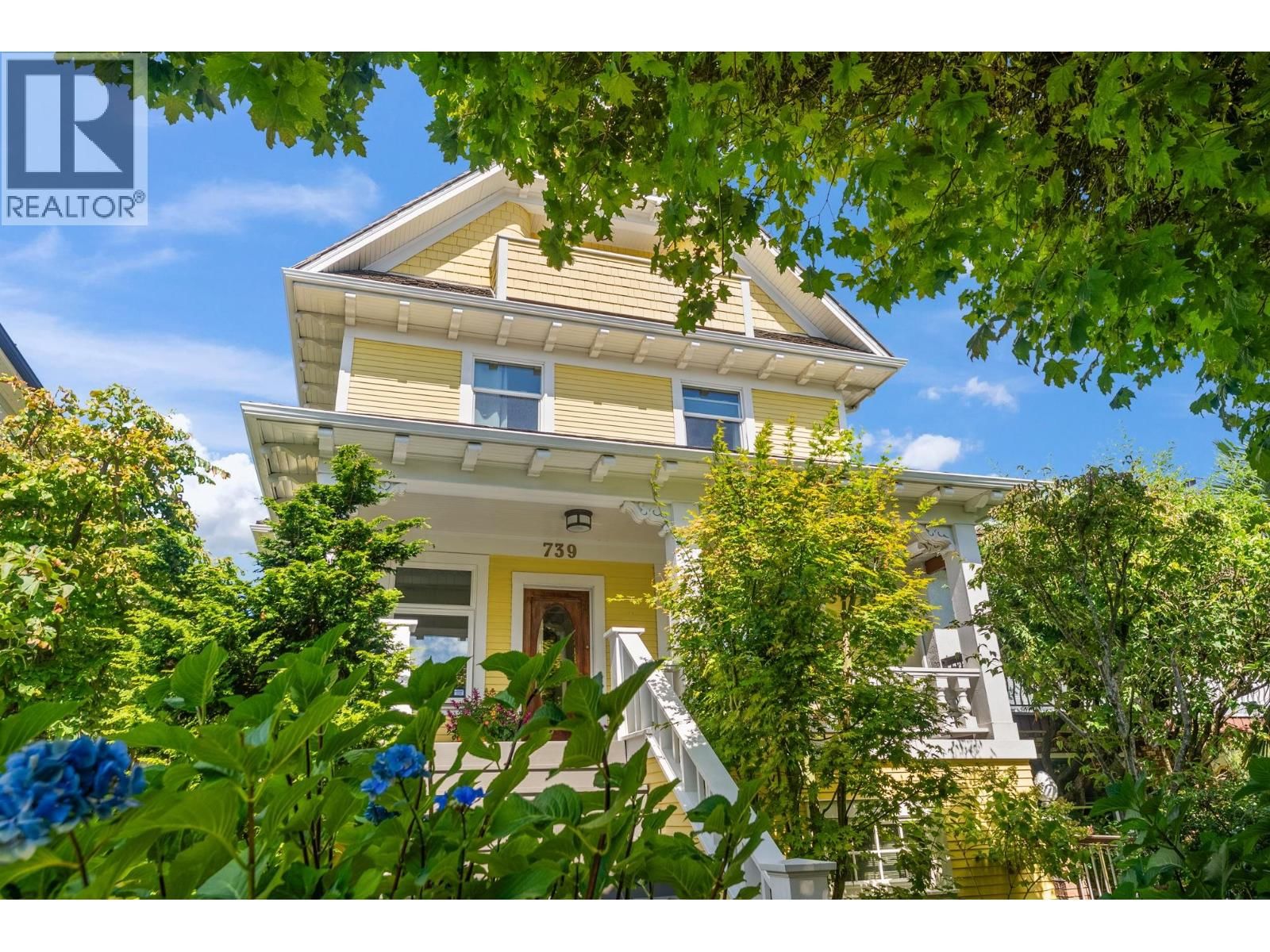 739 24TH Avenue, Vancouver, British Columbia V5V 2A6