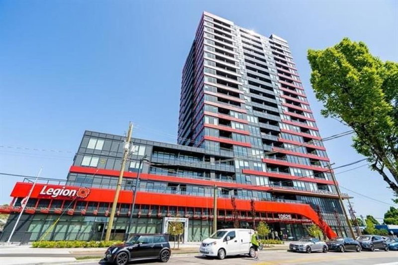 10626 CITY Parkway Surrey British Columbia, V3T 0S3 - 1 Bedroom Condo For Sale