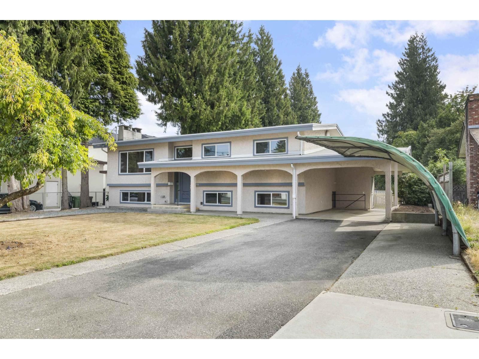2170 WILDWOOD Street, Abbotsford, British Columbia V2S 2Y8