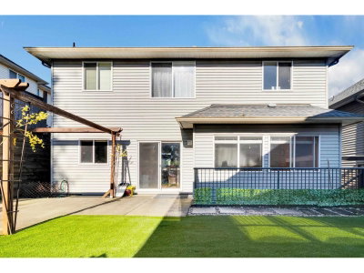 16528 59A Avenue | Surrey British Columbia | Slide Image Forty