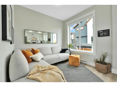 17155 79A Avenue | Surrey British Columbia | Slide Image Ten