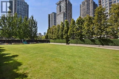 939 EXPO Boulevard | Vancouver British Columbia | Slide Image Sixteen