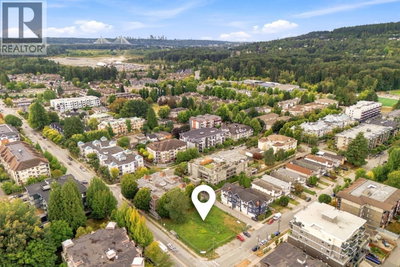2381 SHAUGHNESSY Street | Port Coquitlam British Columbia | Slide Image Seven