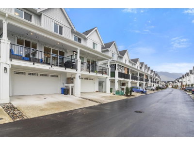 8227 FOXFERN Road | Chilliwack British Columbia | Slide Image Five