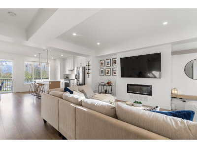 8227 FOXFERN Road | Chilliwack British Columbia | Slide Image Nine