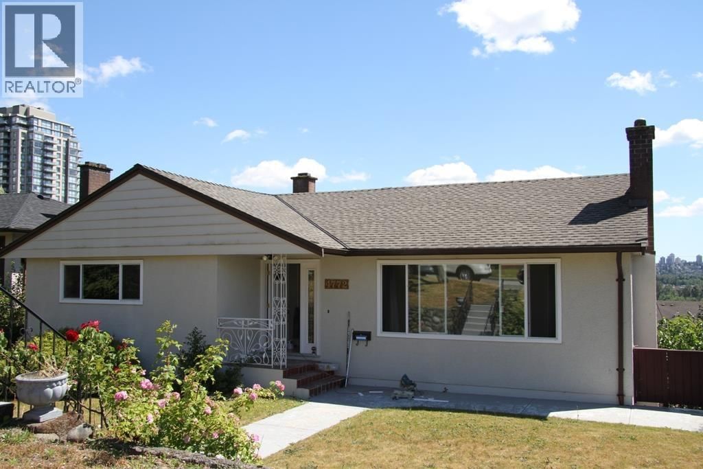 4772 RIDGELAWN Drive, Burnaby, British Columbia V5C 3Y2
