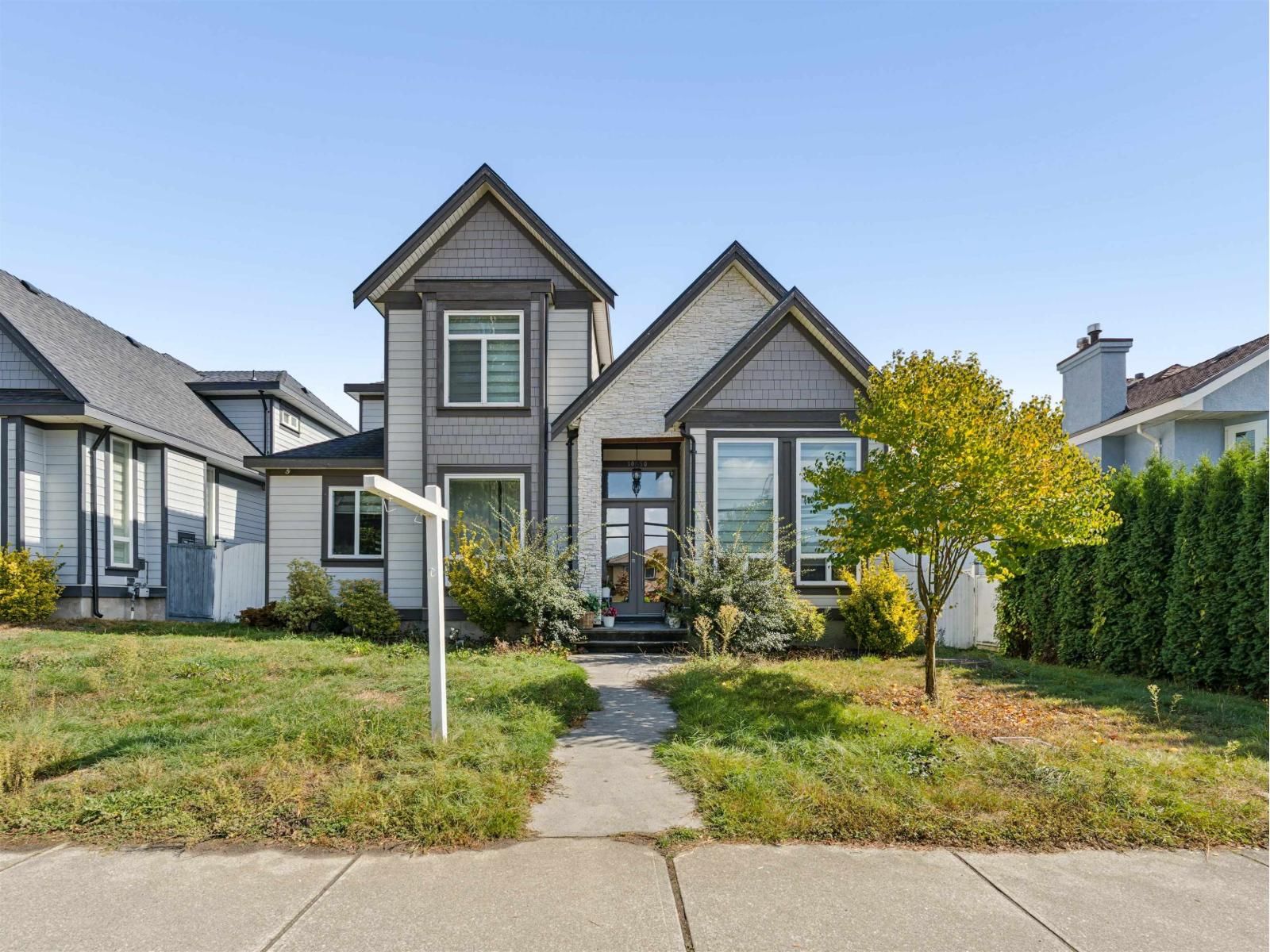 10850 156 Street, Surrey, British Columbia V3R 6J6