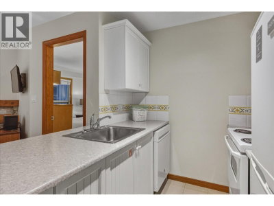 4800 SPEARHEAD Drive | Whistler British Columbia | Slide Image Twelve