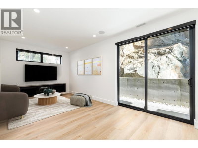 2077 GARIBALDI Way | Whistler British Columbia | Slide Image Ten