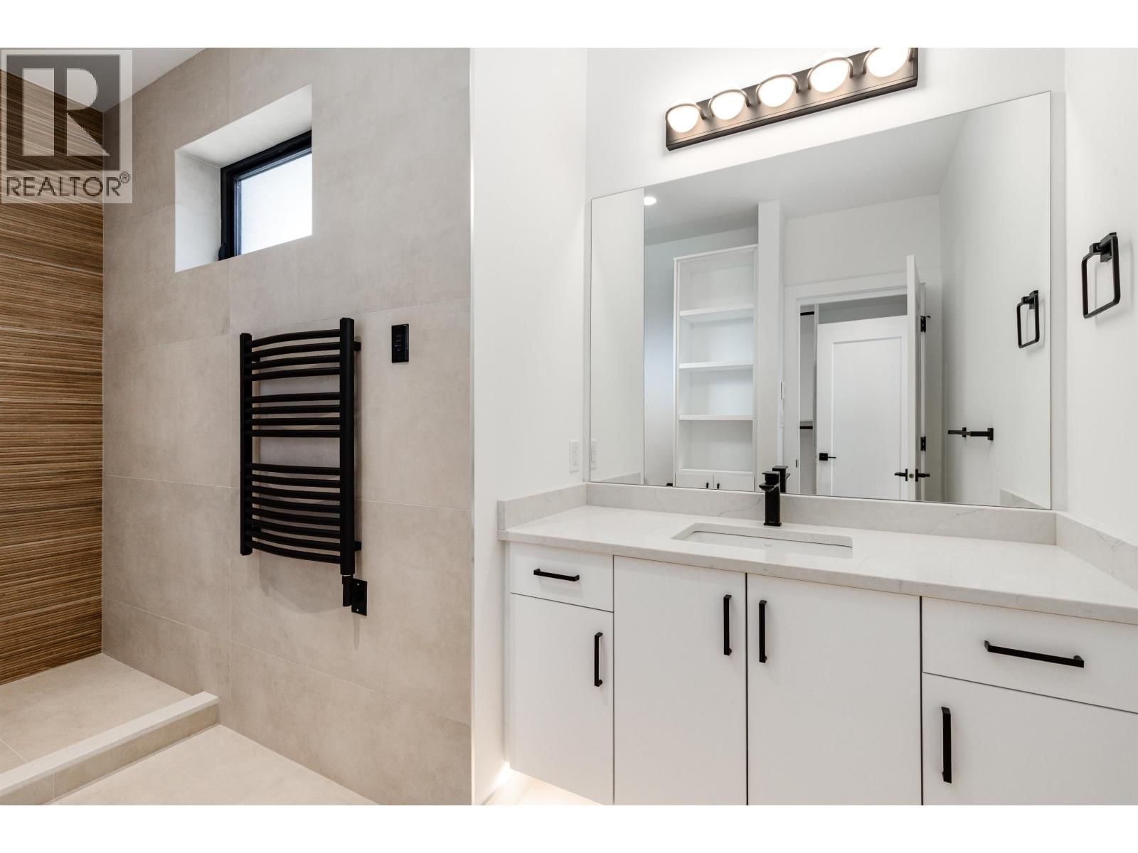 20 2077 GARIBALDI Way property photo