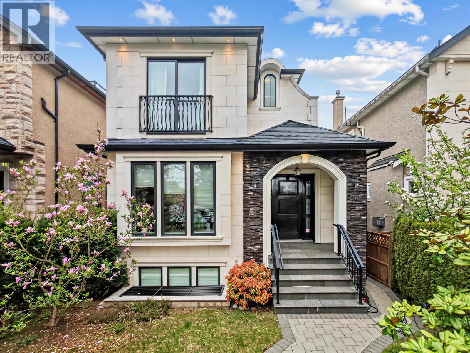 4555 9TH Avenue, Vancouver, British Columbia V6R 2E2