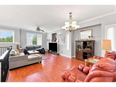 34158 AMBLEWOOD Place | Abbotsford British Columbia | Slide Image Four