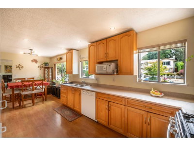 13389 CRESTVIEW Drive | Surrey British Columbia | Slide Image Nine