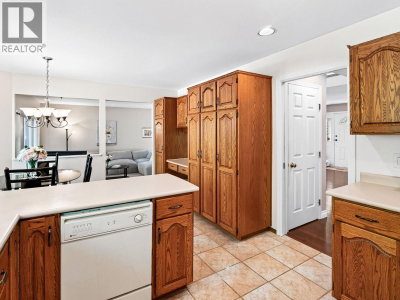3 CHEVALIER Court | Port Moody British Columbia | Slide Image Twenty