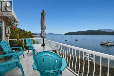 484 MARINE Drive | Gibsons British Columbia | Slide Image Ten