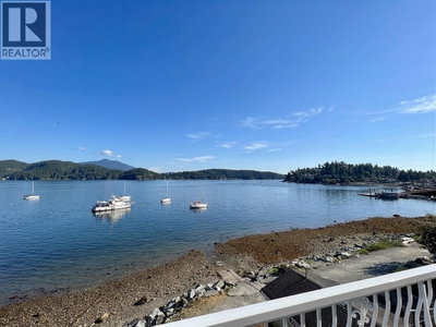 484 MARINE Drive | Gibsons British Columbia | Slide Image Eleven
