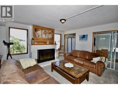 484 MARINE Drive | Gibsons British Columbia | Slide Image Twenty
