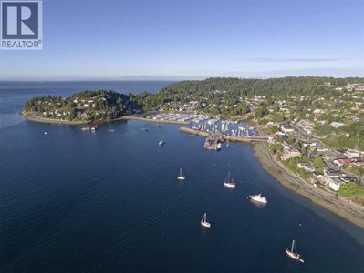 484 MARINE Drive | Gibsons British Columbia | Slide Image Thirty-three