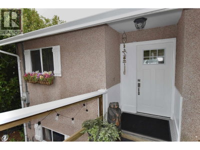 484 MARINE Drive | Gibsons British Columbia | Slide Image Six