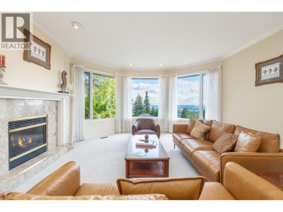 4153 QUARRY Court | North Vancouver British Columbia | Slide Image Nine