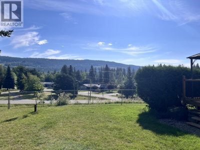 476 THOMPSON Road | Quesnel British Columbia | Slide Image Four