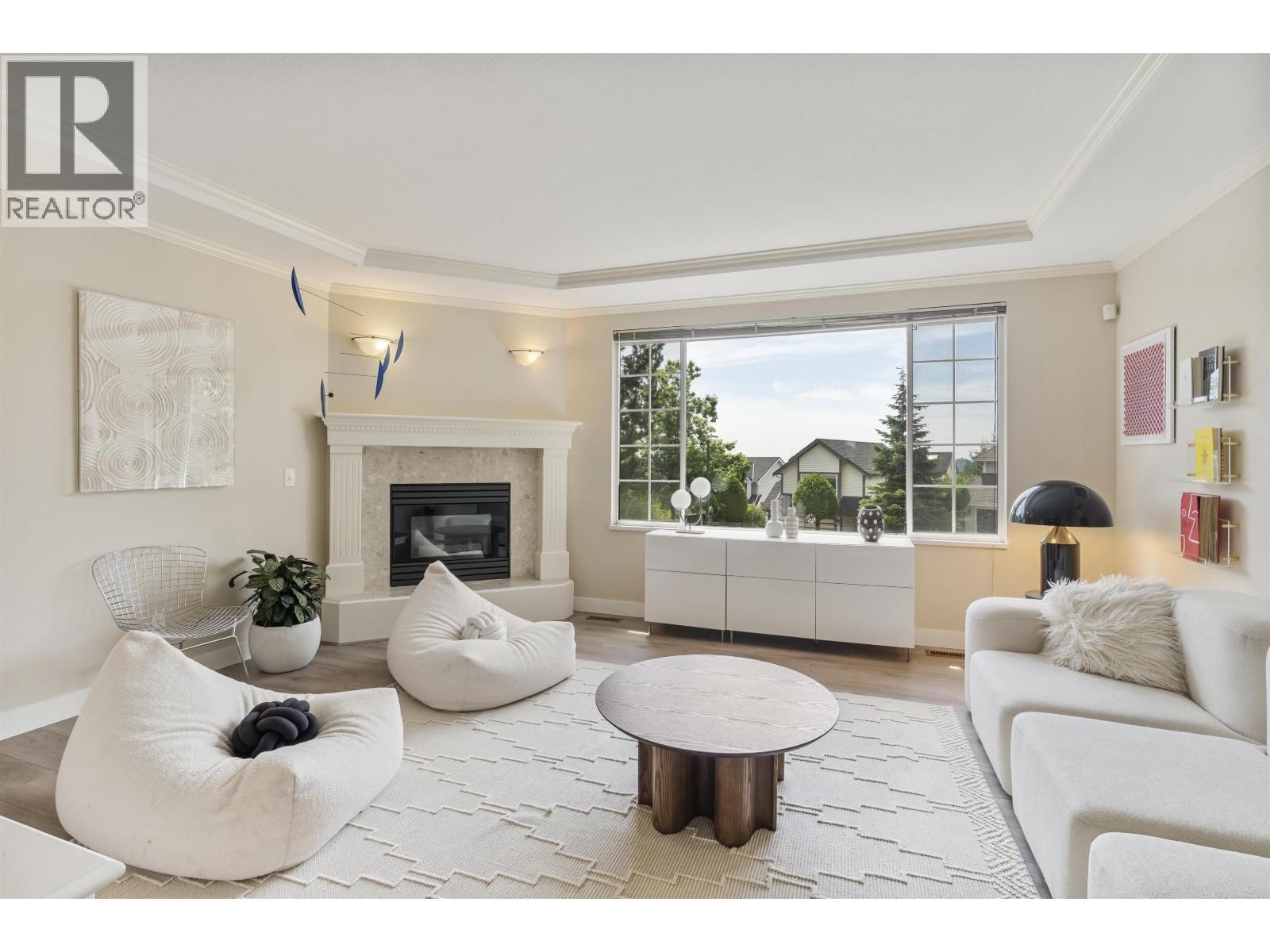 1495 LANSDOWNE Drive, Coquitlam, British Columbia V3E 2X4