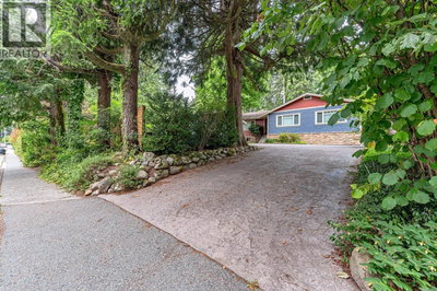 1130 HANDSWORTH Road | North Vancouver British Columbia | Slide Image Two