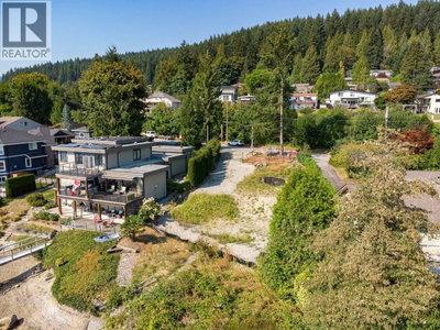 668 ALDERSIDE Road | Port Moody British Columbia | Slide Image Ten