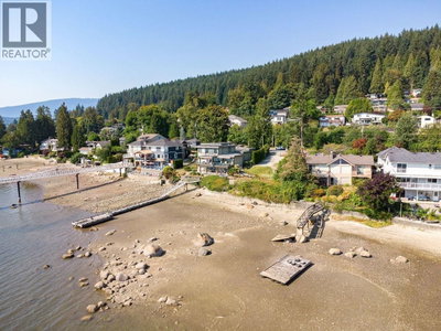 668 ALDERSIDE Road | Port Moody British Columbia | Slide Image Eight