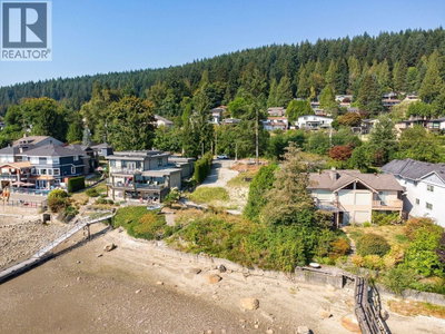 668 ALDERSIDE Road | Port Moody British Columbia | Slide Image Nine