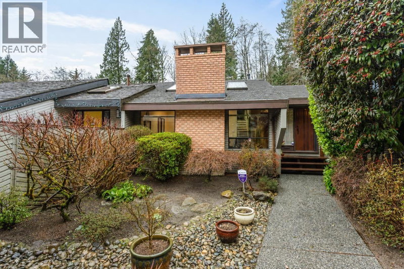 5639 WHITE PINE Lane North Vancouver British Columbia, V7R 4S1 - 4 Bedrooms Home For Sale