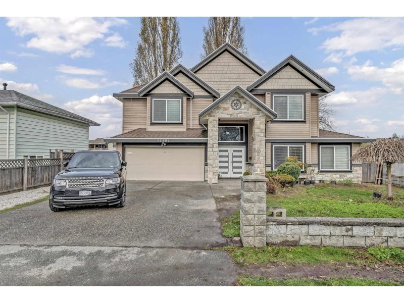 12101 84 Avenue Surrey British Columbia, V3W 3G4 - 7 Bedrooms Home For Sale