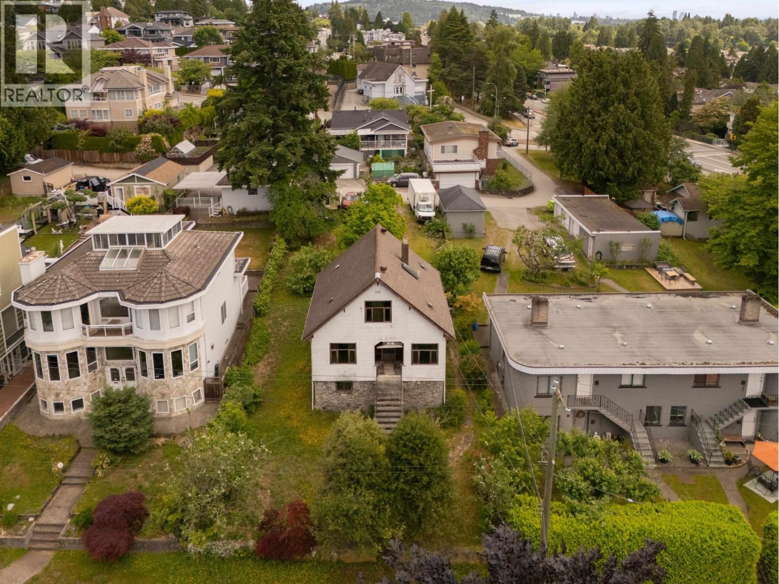 380 DELTA Avenue, Burnaby, British Columbia V5B 3C5