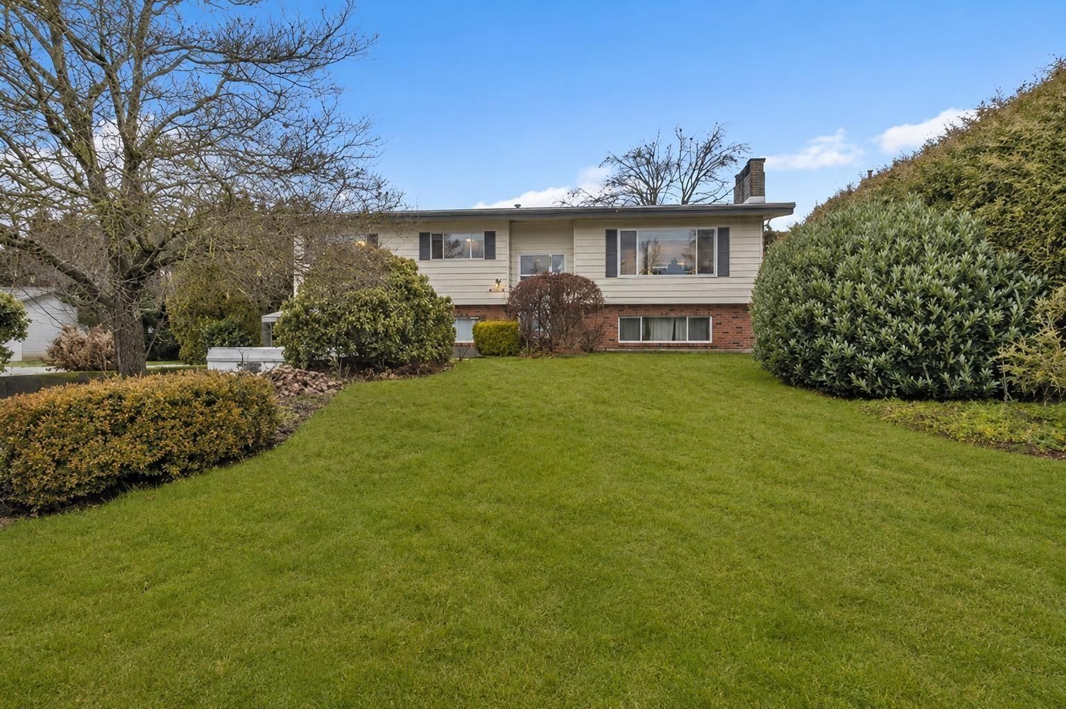 46573 ELGIN Drive, Chilliwack, British Columbia V2P 6T2