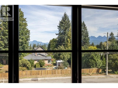 21606 124 Avenue | Maple Ridge British Columbia | Slide Image Six