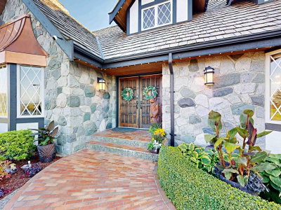 3755 CLEARBROOK Road | Abbotsford British Columbia | Slide Image Three