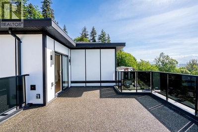 2263 MONASHEE Court | Coquitlam British Columbia | Slide Image Thirty