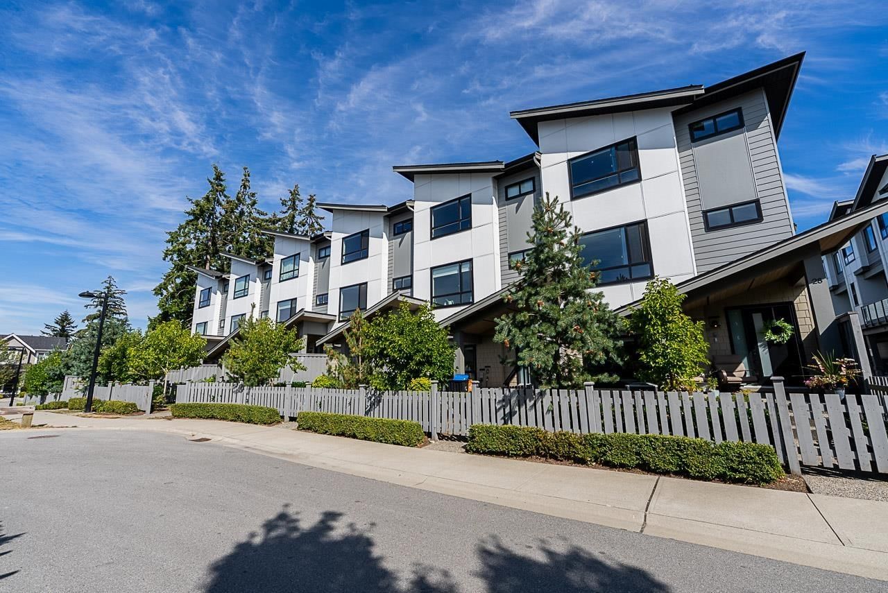 16589 25 Avenue, Surrey, British Columbia V3Z 9W9