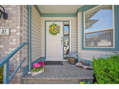 31517 SPUR Avenue | Abbotsford British Columbia | Slide Image Three