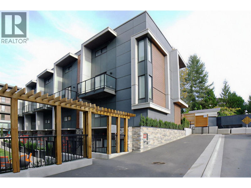 381 CLAYTON Street Coquitlam British Columbia, V3K 0J8 - 4 Bedrooms Condo For Sale
